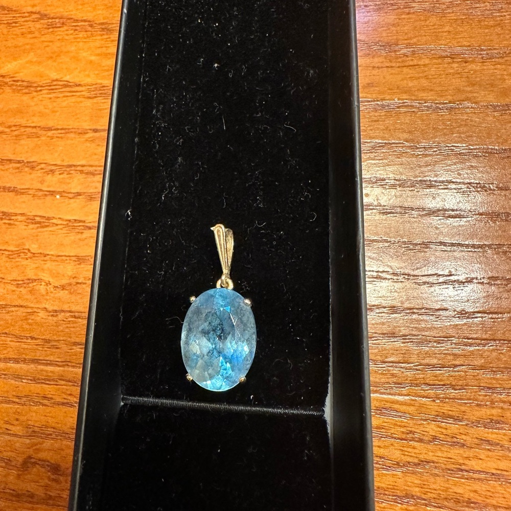 Blue topaz pendant
